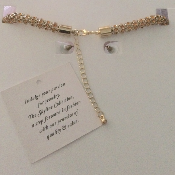 Skyline Collection necklace and earring set - Picture 3 of 3